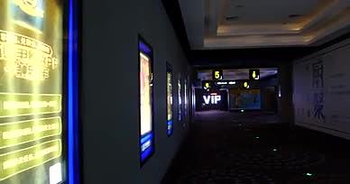 4K电影院看电影放映厅大荧幕视频的预览图